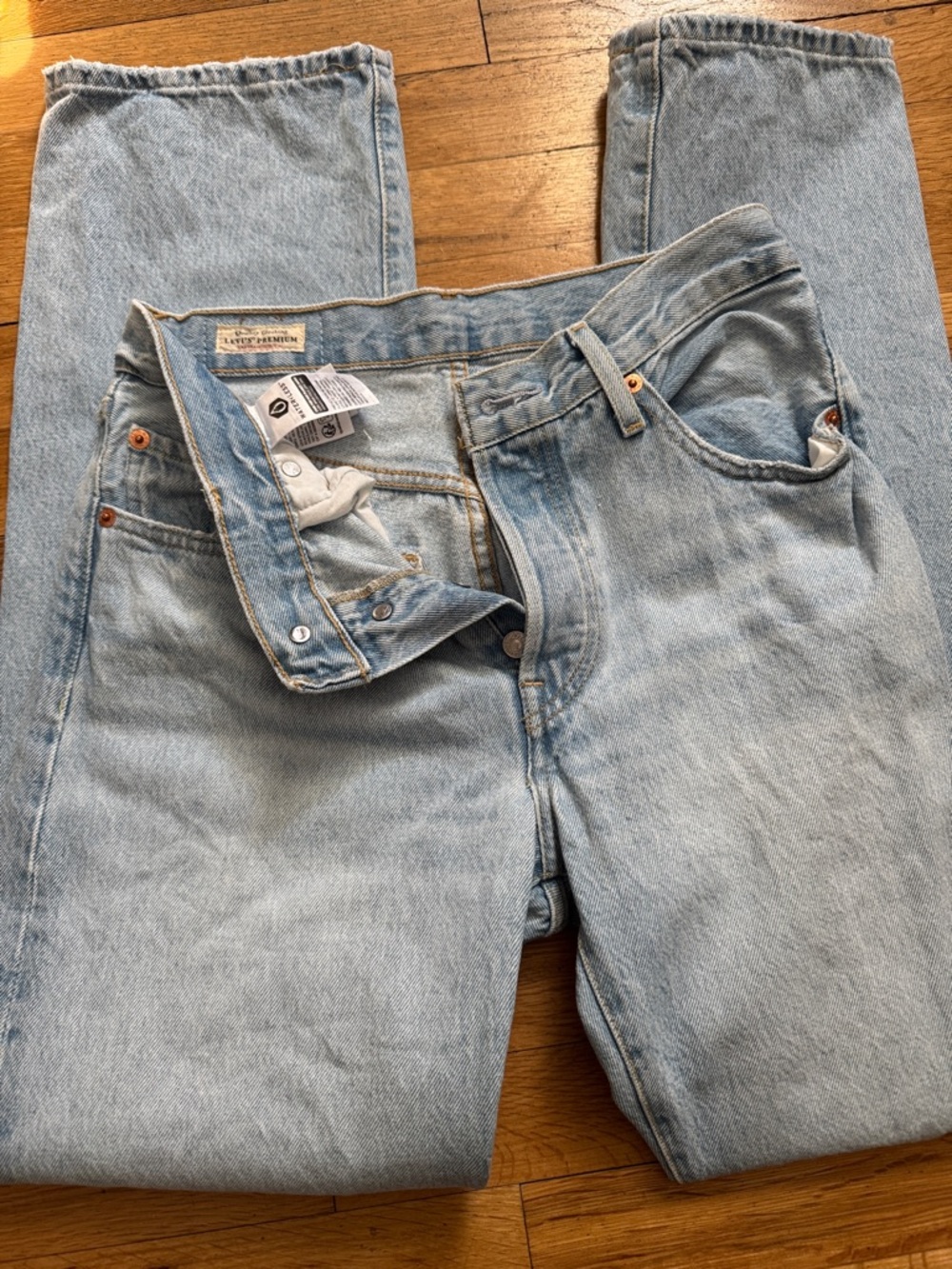 Levi's Light Wash 501 Straight Leg Jeans size 26 in excellent condition